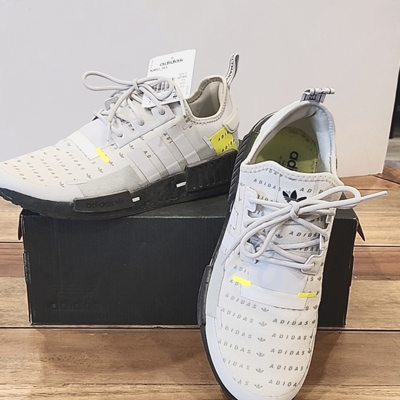 Adidas NMD R1 Originals in perfect condition size 8. - Picture 1 of 5